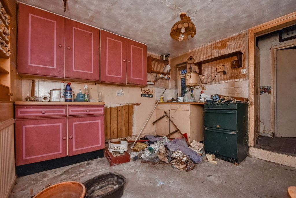 Property photo 3 of 16