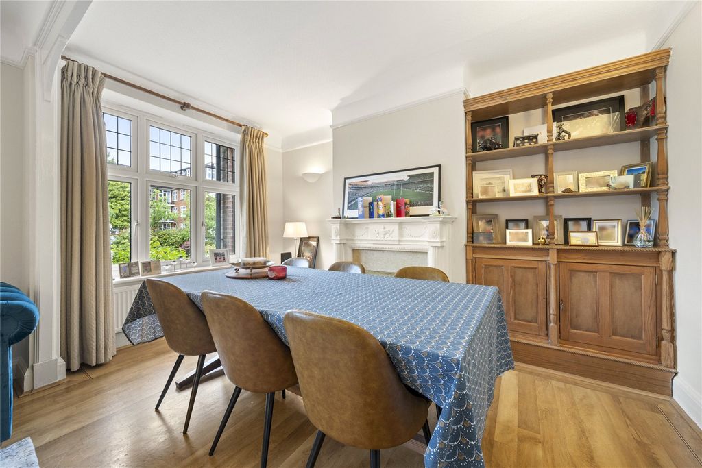 Property photo 3 of 14 Dining Area