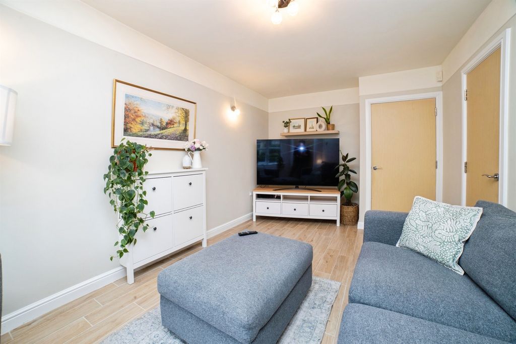 Property photo 3 of 21