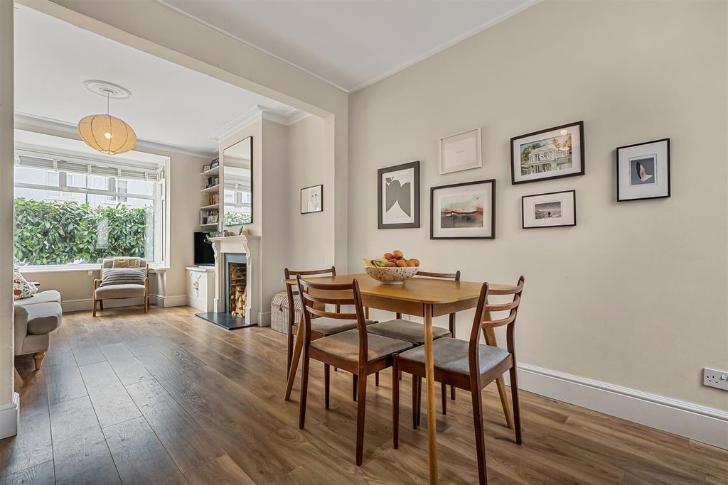 Property photo 2 of 14 Herbert Gardens, W4 - For Sale