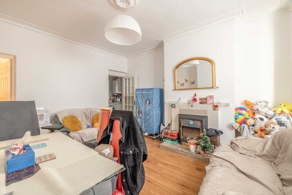 Property photo 2 of 9