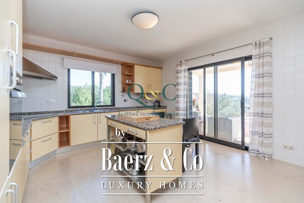 Property photo 3 of 32