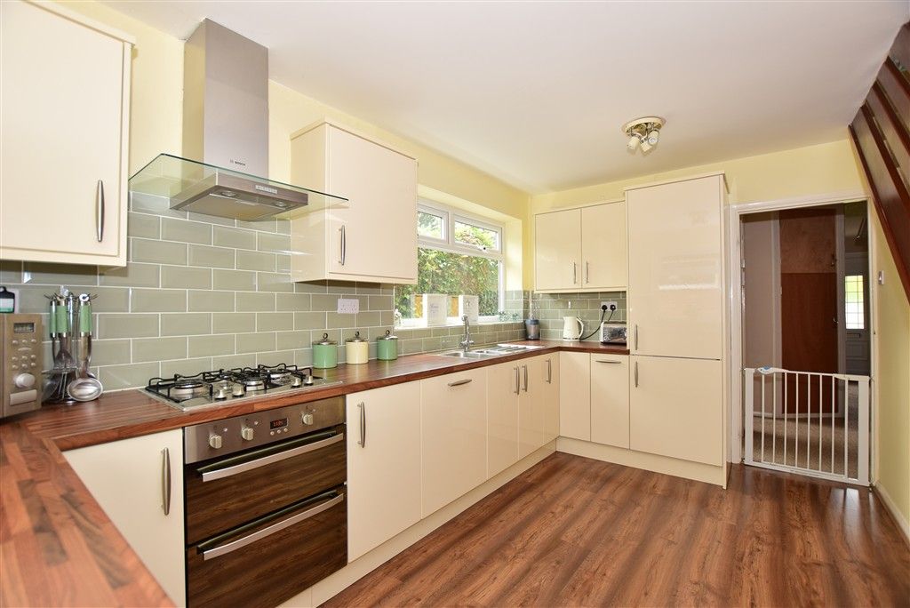 Property photo 1 of 11 Kitchen