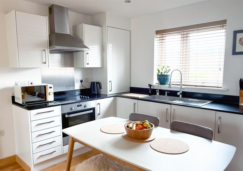 Property photo 3 of 10 Fifth-Small.Jpg