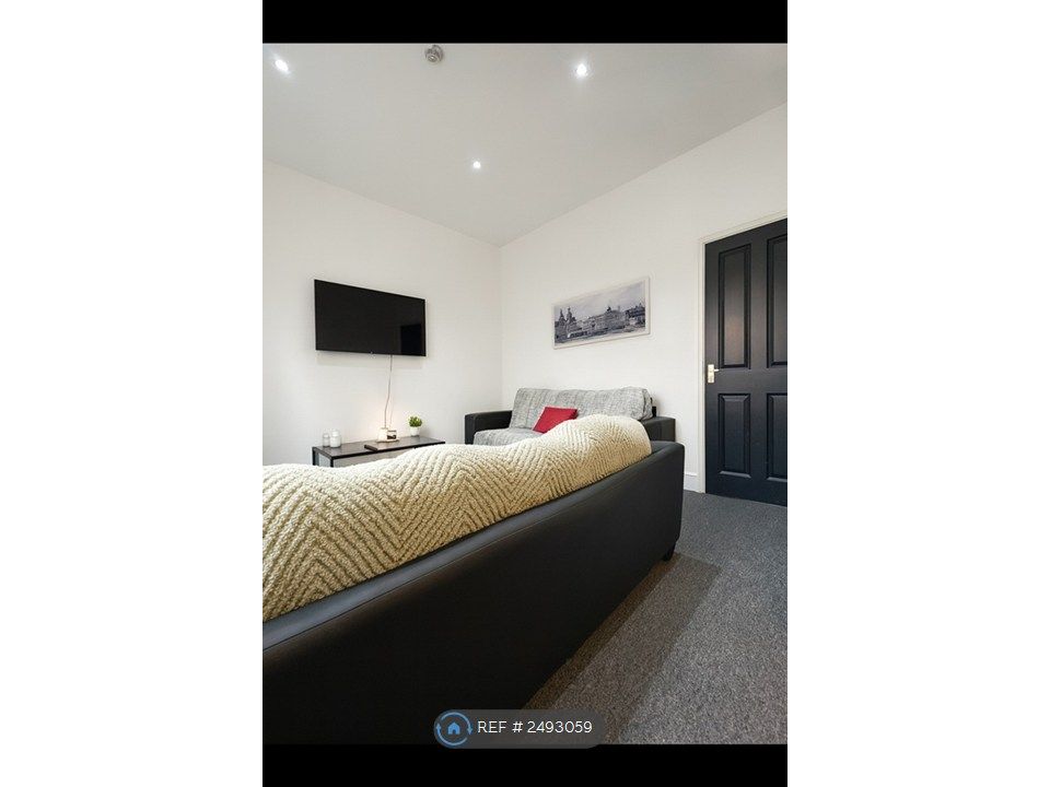 Property photo 2 of 12 Living Room Tv View