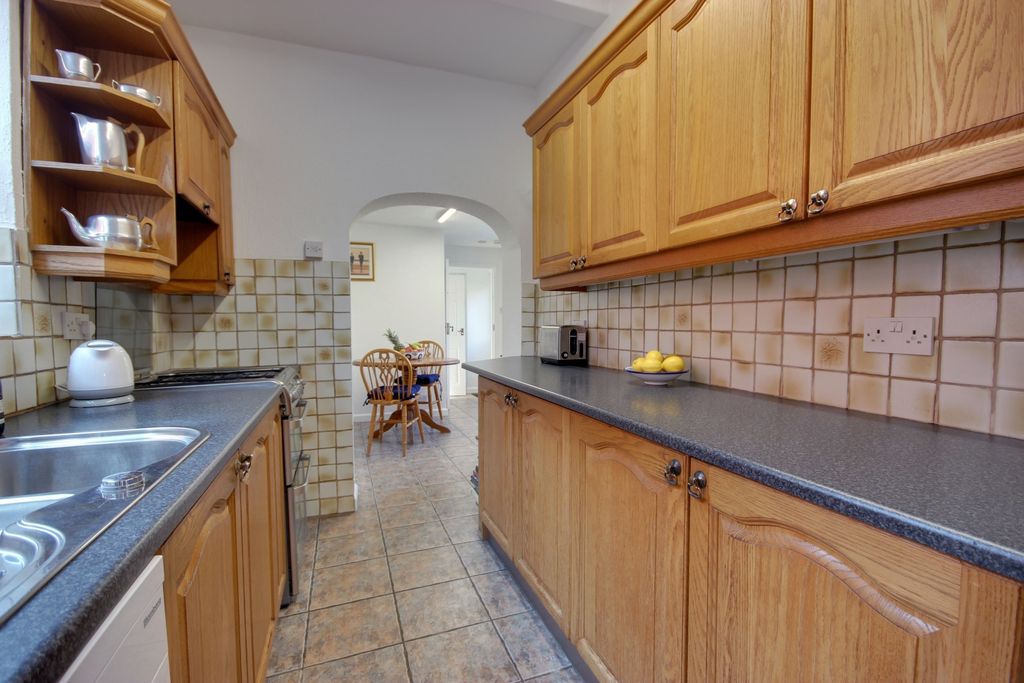 Property photo 2 of 21 1 Kit Din B