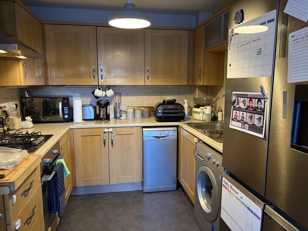 Property photo 2 of 19 Kitchen.Jpg