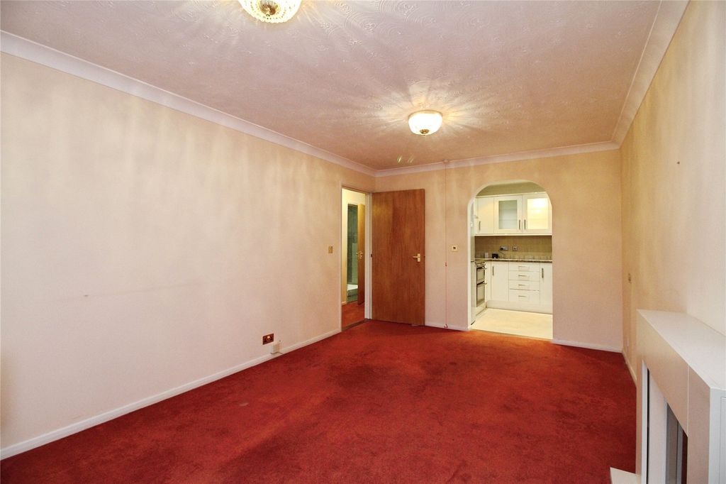 Property photo 2 of 10 Lounge