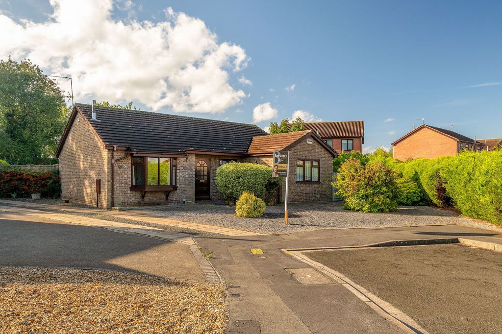 Property photo 1 of 27