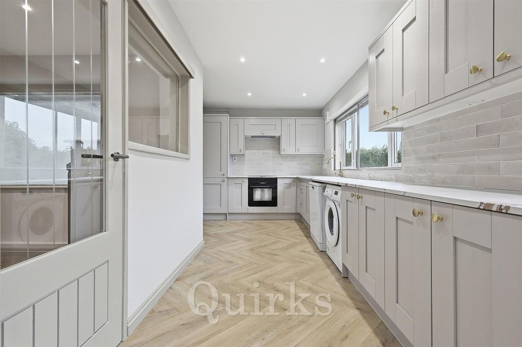 Property photo 3 of 11 Img_8251.Jpg