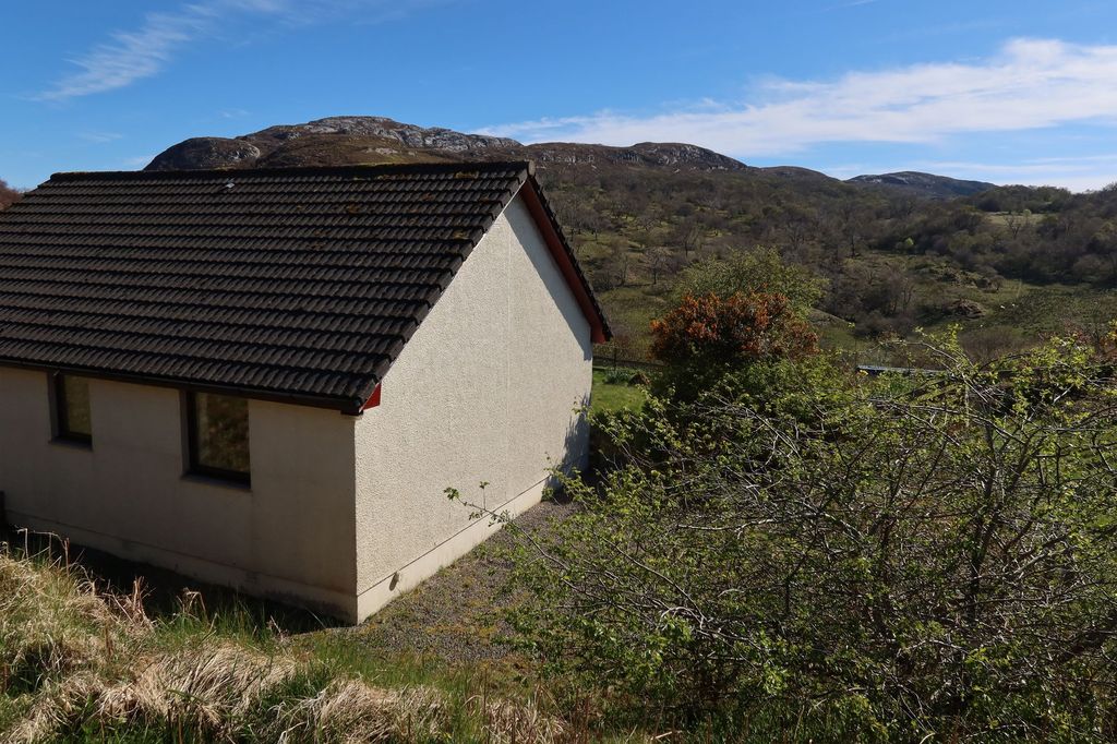 Property photo 1 of 31