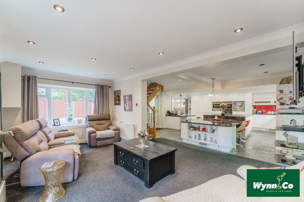 Property photo 2 of 30 Living Room