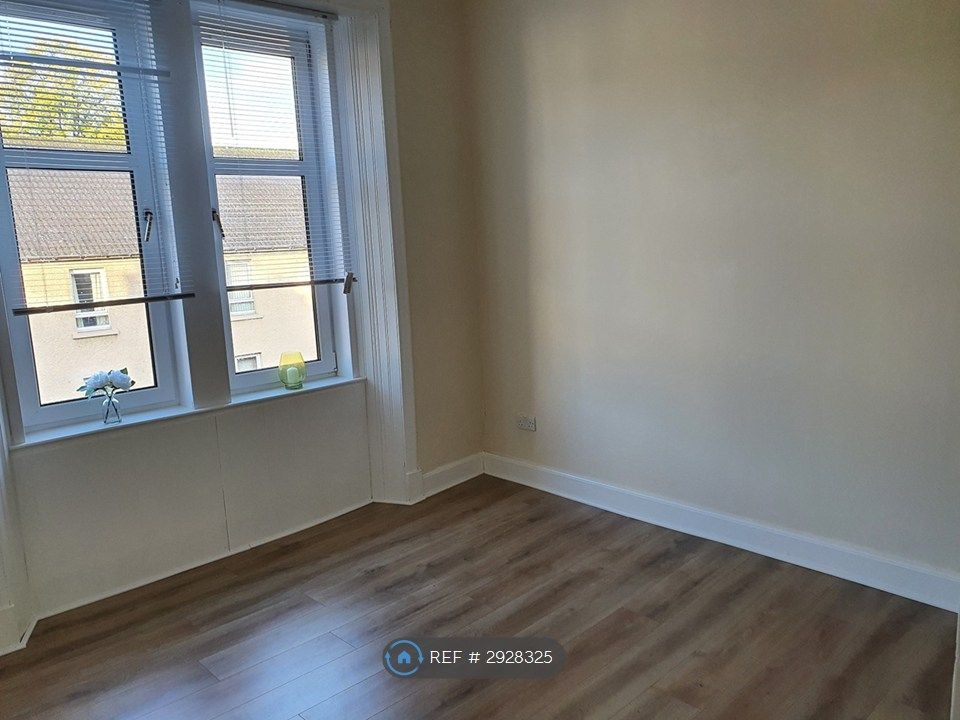 Property photo 3 of 7 Bedroom