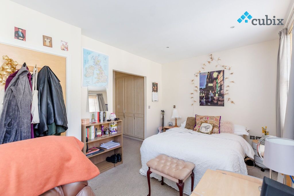 Property photo 1 of 36