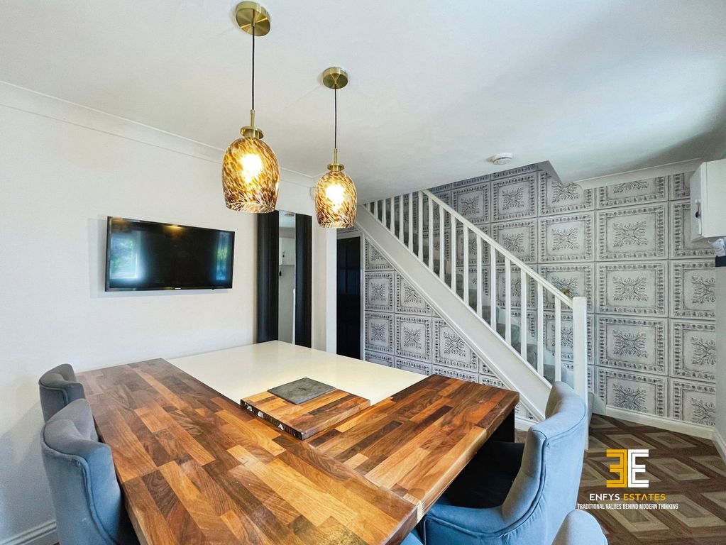 Property photo 3 of 31