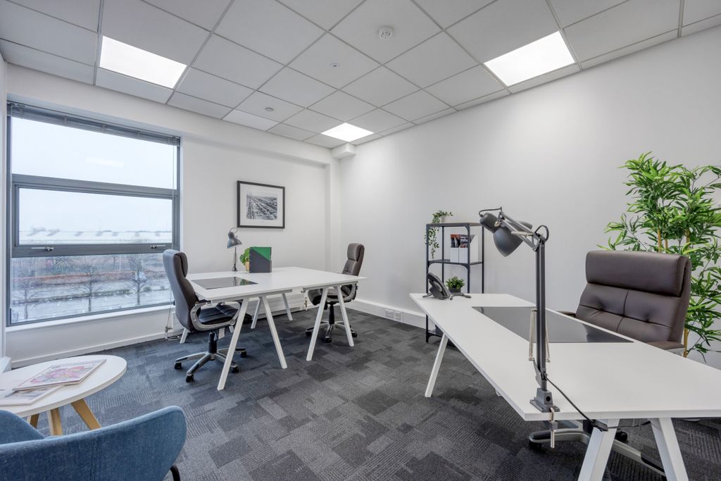 Property photo 2 of 11 Serviced Office
