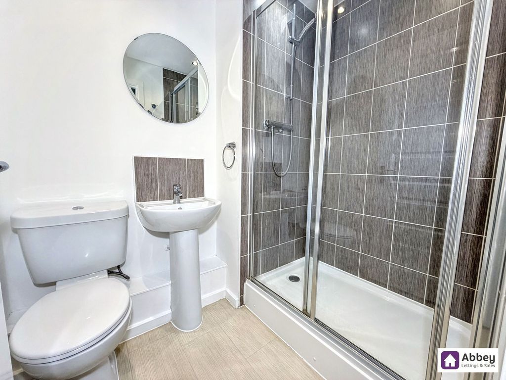 Property photo 3 of 16 Ensuite
