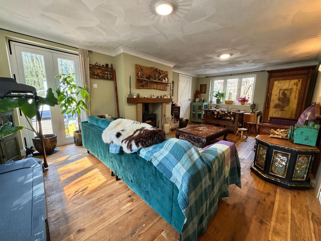 Property photo 2 of 25