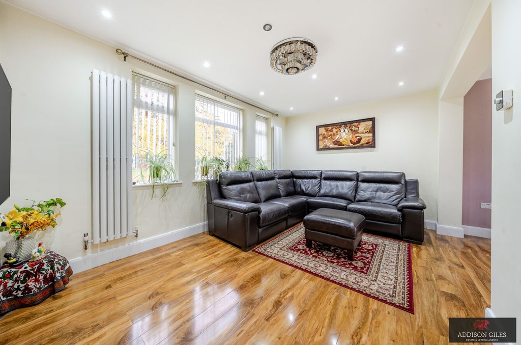 Property photo 2 of 20 Photo 18