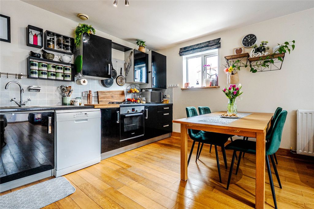 Property photo 2 of 8 Picture No. 03