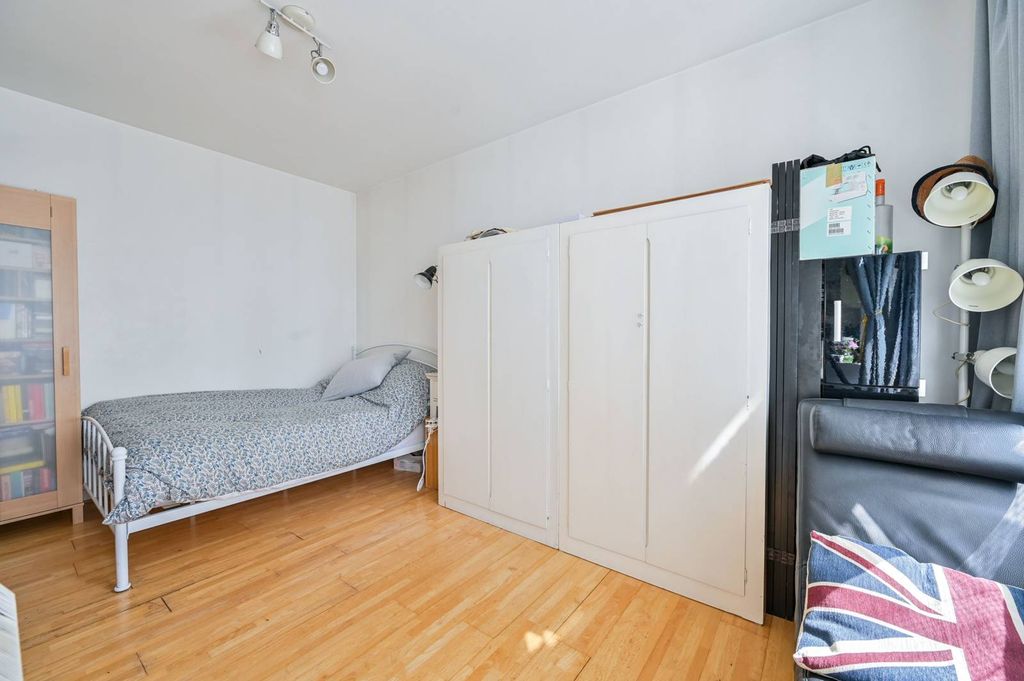 Property photo 3 of 8
