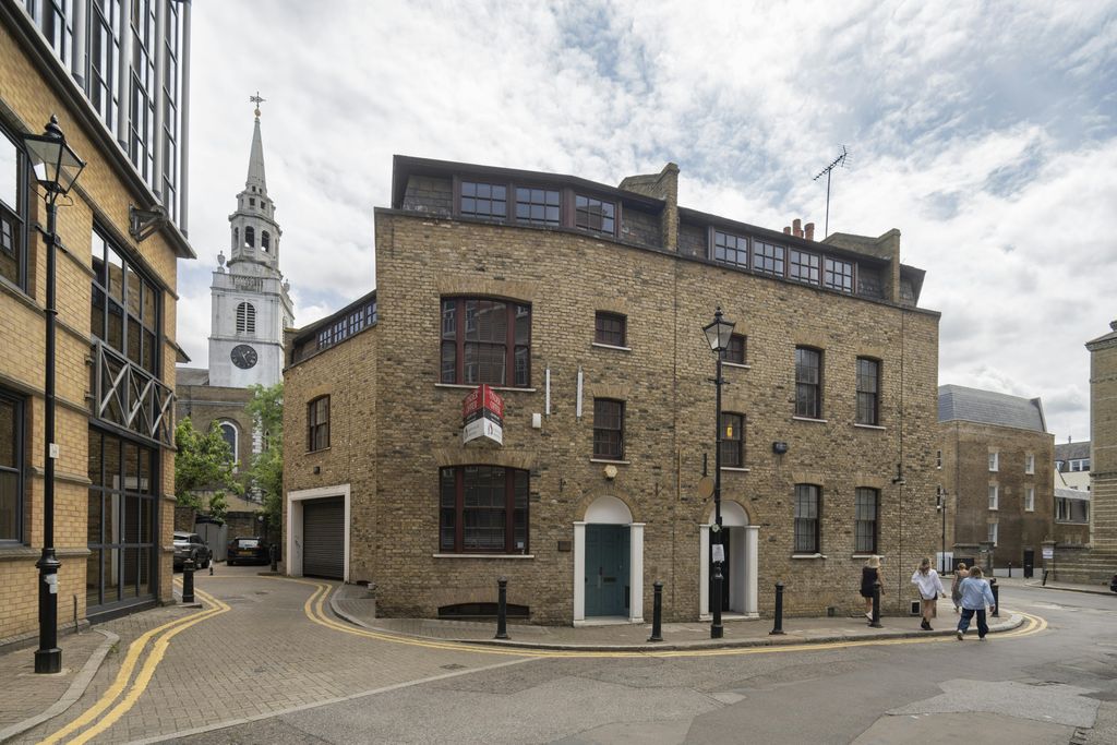 Property photo 2 of 21 MC41218482Hr.Jpg