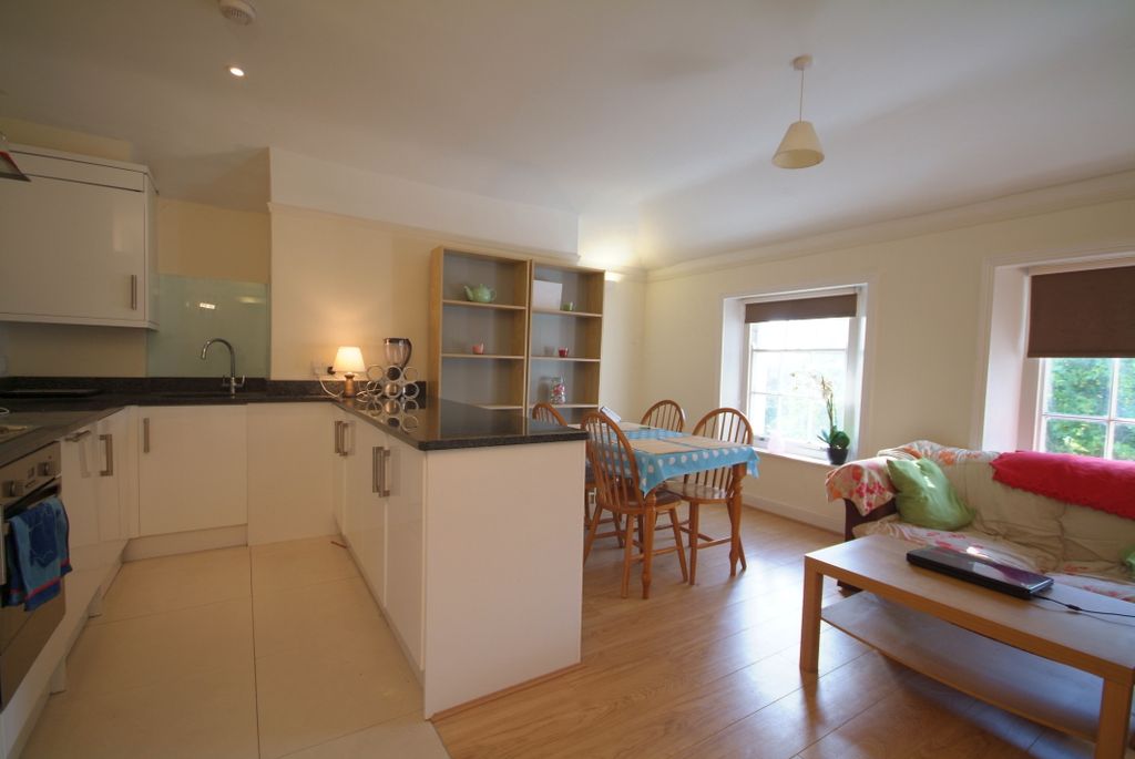 Property photo 3 of 4