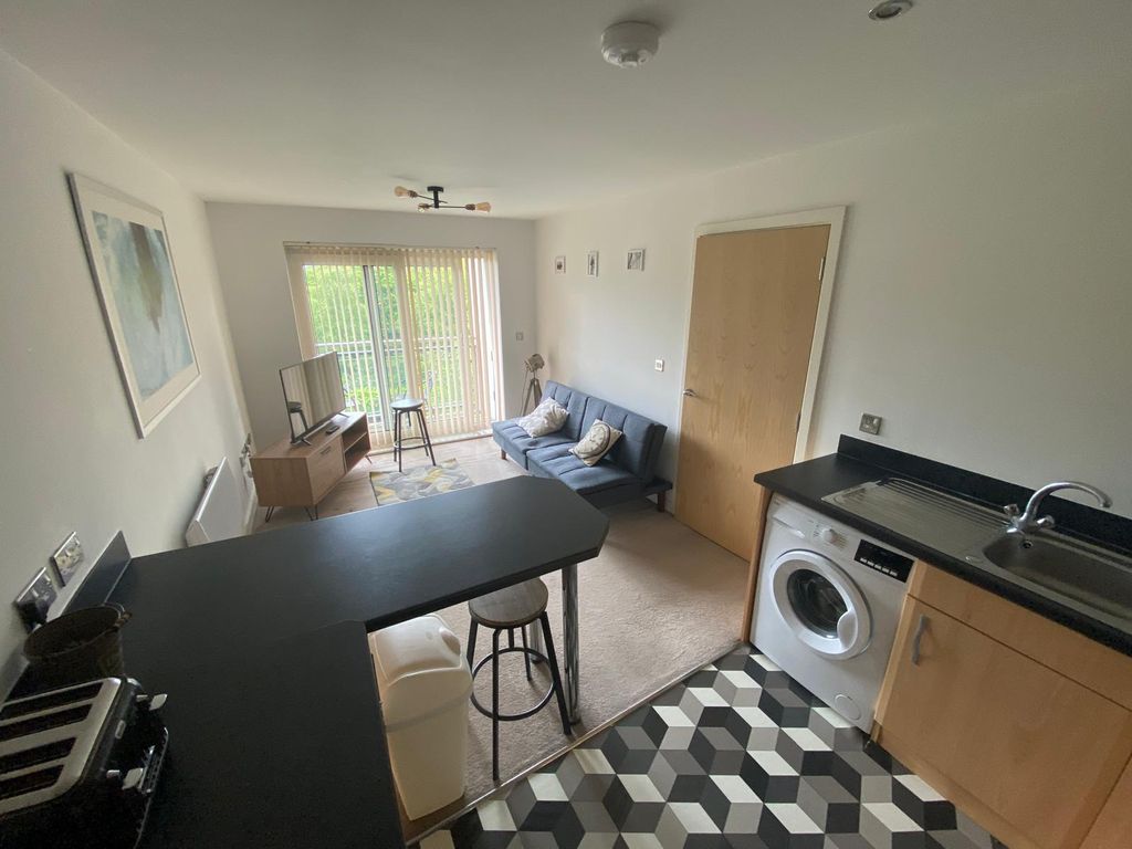 Property photo 3 of 8