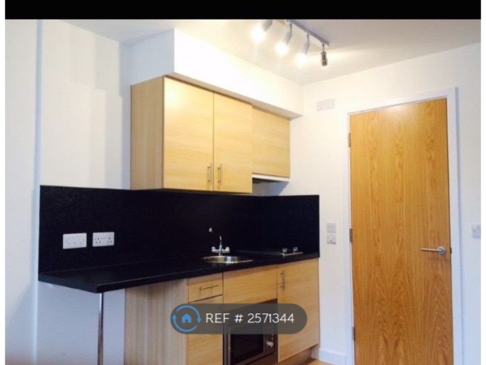 Property photo 1 of 6 Kitchen