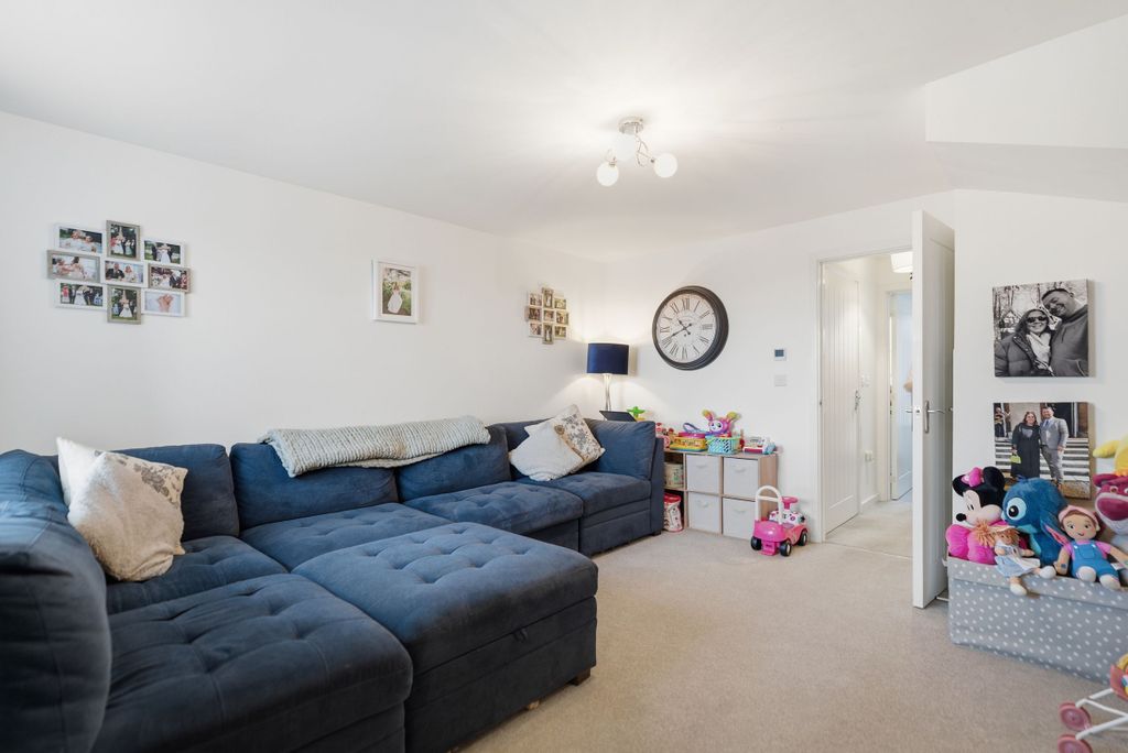 Property photo 2 of 30