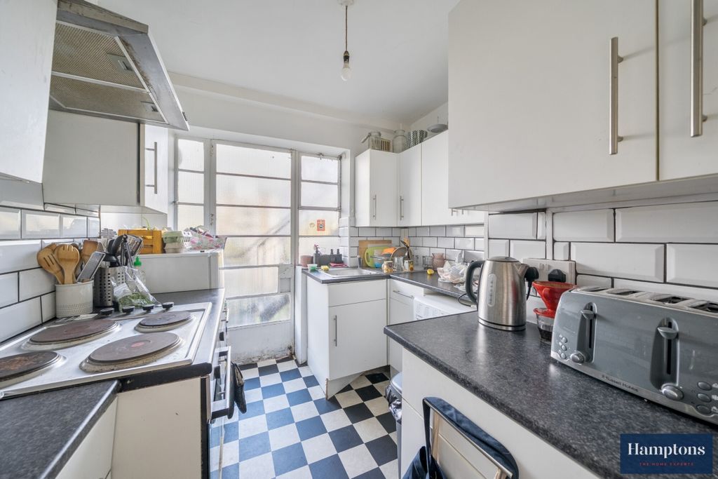 Property photo 3 of 11 506Dda1A-8594-47E...