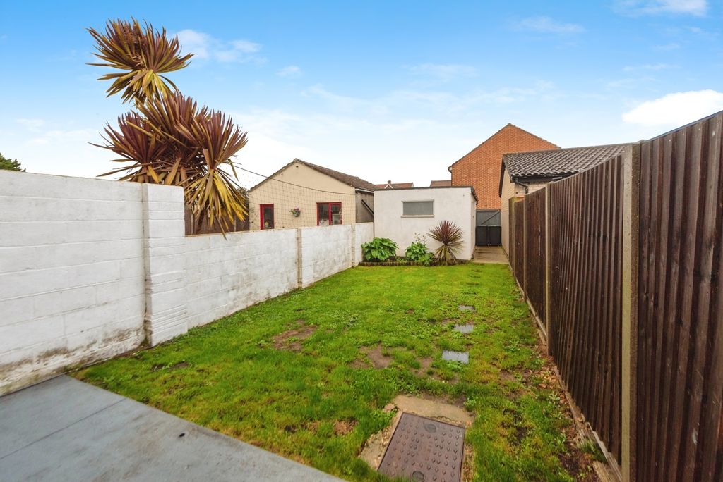 Property photo 3 of 17 Photo