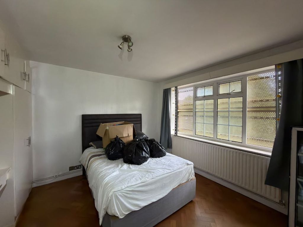 Property photo 2 of 4