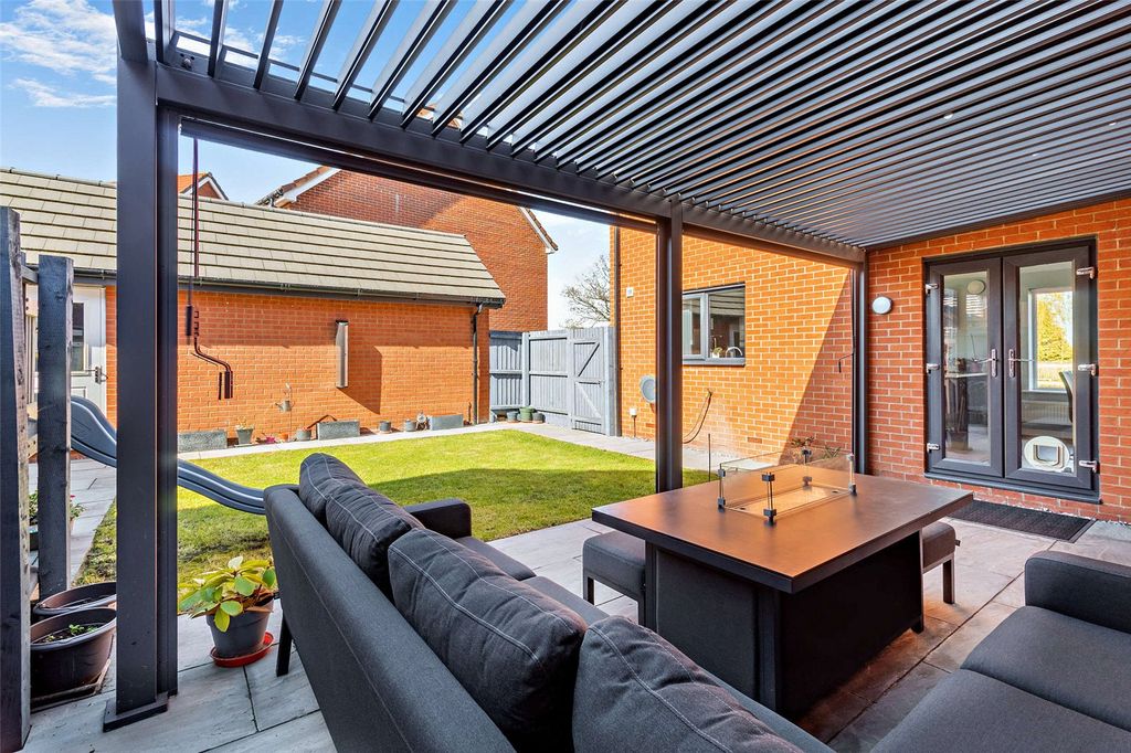 Property photo 3 of 28 Picture No. 04