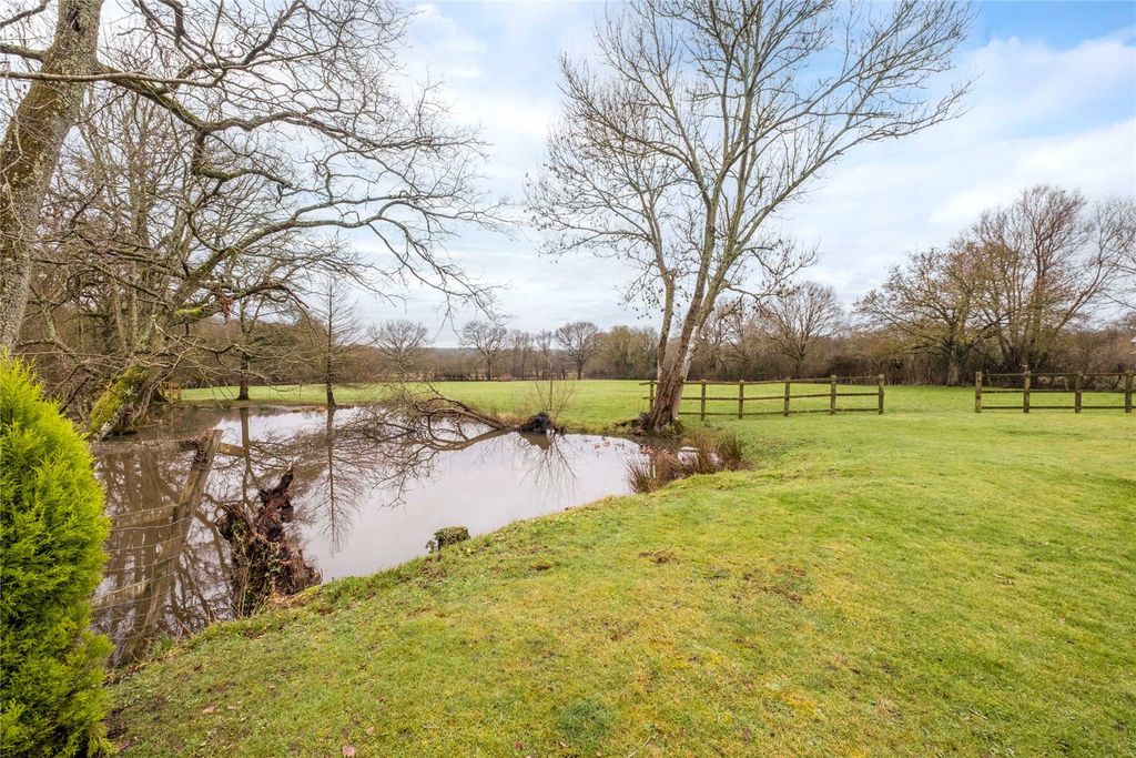 Property photo 3 of 25 Garden