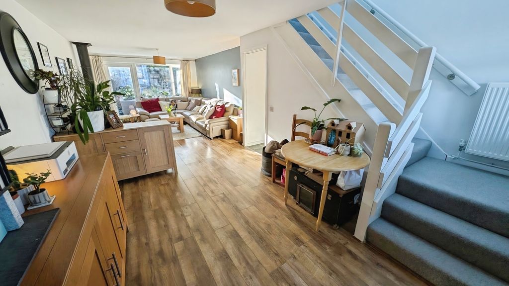 Property photo 3 of 20 Pbox-Img.Jpg