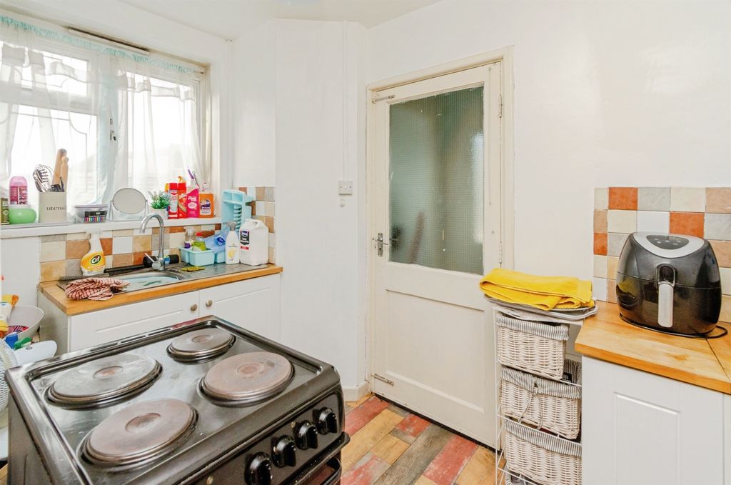 Property photo 3 of 17