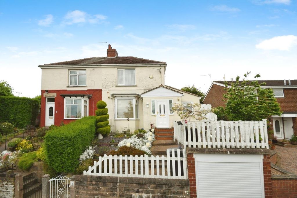 Property photo 2 of 18 Front