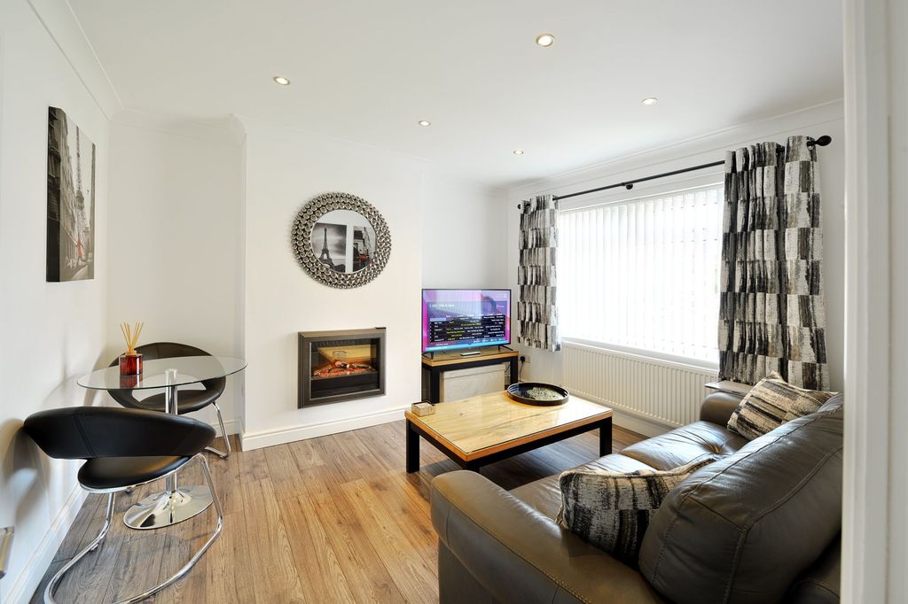 Property photo 1 of 10 Reception Room