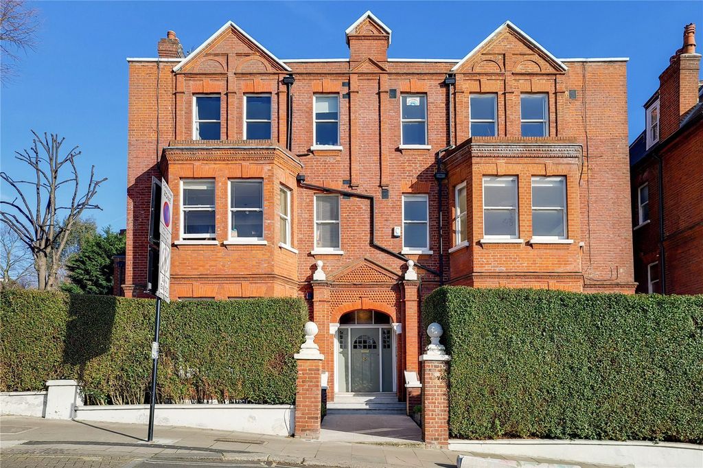 Property photo 1 of 11