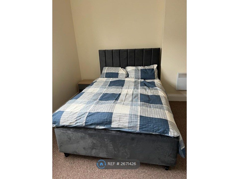 Property photo 2 of 4 Bedroom