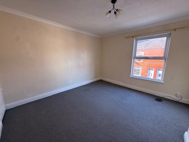 Property photo 3 of 12 Photo