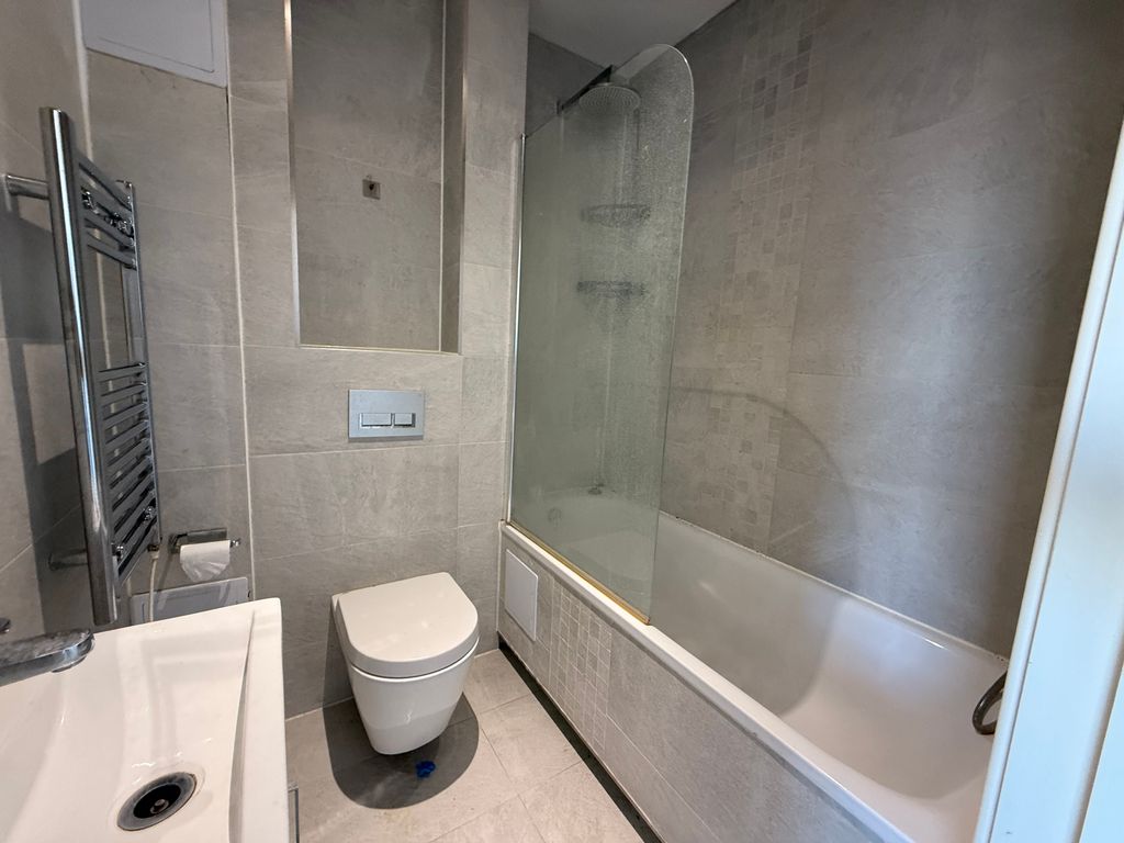 Property photo 3 of 4 Bathroom