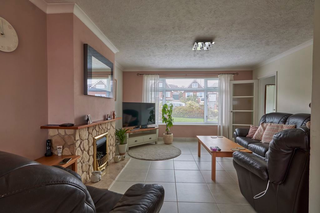 Property photo 3 of 14 Living Room