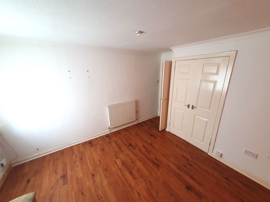 Property photo 3 of 10 3