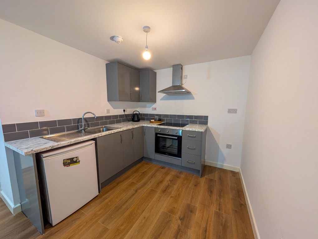 Property photo 3 of 6 Kitchen