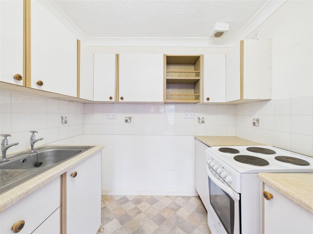 Property photo 2 of 13 Cam05193G0-Pr0040-Still003.Jpg