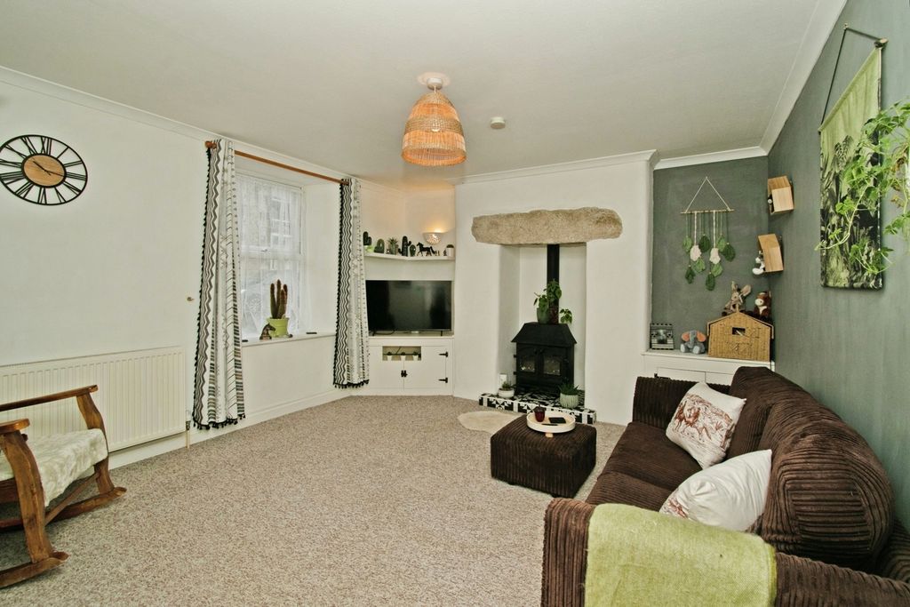 Property photo 2 of 15 Pbox-Img.Jpg