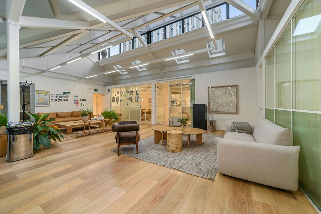 Property photo 2 of 12 Embcoldstreet12.Jpg