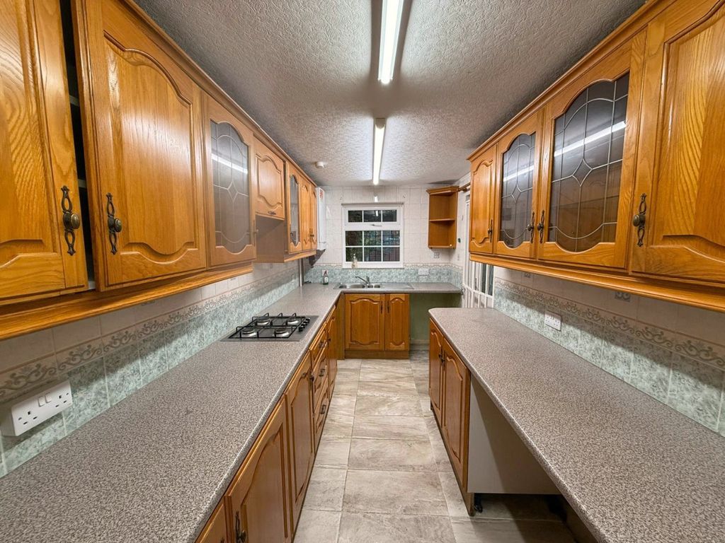 Property photo 2 of 10 3714442